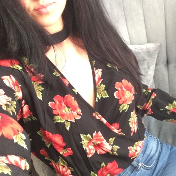 Floral Crop top - Picture 2 of 3